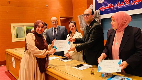 اختتام دورة "انطلق نحو مستقبل أفضل" بمركز النيل للإعلام بالسويس اختتام دورة "انطلق نحو مستقبل أفضل" بمركز النيل للإعلام بالسويس