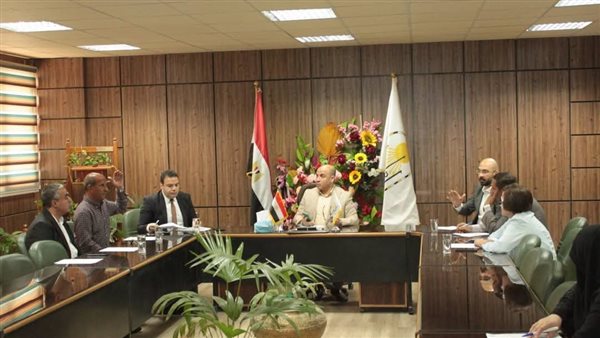 "وحدة مكافحة الآفات المنزلية" تشارك فى تجميل الحرم الجامعى بأسيوط "وحدة مكافحة الآفات المنزلية" تشارك فى تجميل الحرم الجامعى بأسيوط