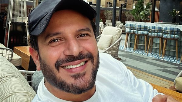 "مات منذ 3 أيام".. ربيع هنيدي يكشف مفاجآت في وفاة الإعلامي صبحي عطري "مات منذ 3 أيام".. ربيع هنيدي يكشف مفاجآت في وفاة الإعلامي صبحي عطري