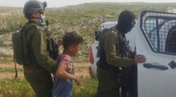 الجيش الإسرائيلي يعترف بإعدامه طفلاً فلسطينيًا لم يتجاوز الـ12 عامًا بالرصاص بزعم محاولته إلقاء عبوة ناسفة تجاه جنوده