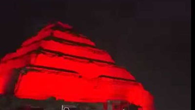 حفل اسطوري.. إضاءة هرم سقارة باللون الأحمر في زفاف ليلى زاهر وهشام جمال
