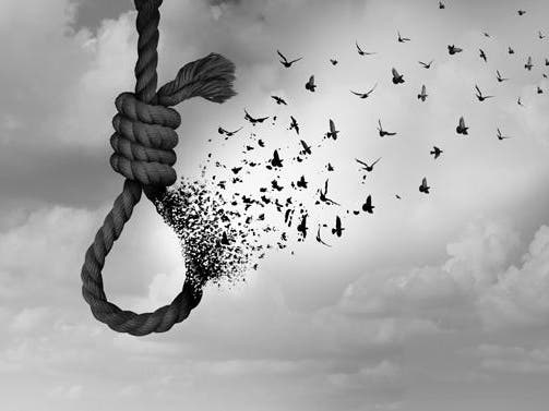 والدها رفضه.. ممرضة تنهي حياتها شنقا داخل غرفتها بسوهاج والدها رفضه.. ممرضة تنهي حياتها شنقا داخل غرفتها بسوهاج