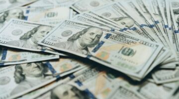 سعر الدولار اليوم الخميس 24 أبريل 2025.. وصل لكام في البنك الأهلي وبنك مصر؟