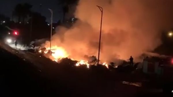 اندلاع حريق بأرض زراعية في الإسماعيلية.. والحماية المدنية تدفع بسيارات الإطفاء للسيطرة عليه | بث مباشر اندلاع حريق بأرض زراعية في الإسماعيلية.. والحماية المدنية تدفع بسيارات الإطفاء للسيطرة عليه | بث مباشر
