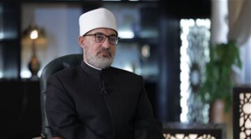 ما حكم الخلوة بين الرجل وطليقته أثناء فترة العدة.. د. نظير عياد يجيب
