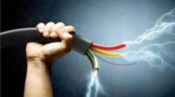 قرار عاجل بشأن عامل صعقته الكهرباء داخل مزرعة في الواحات