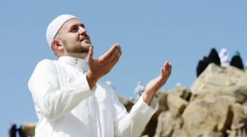 ما حكم الحج والعمرة عن متوفيين اثنين في رحلة واحدة؟