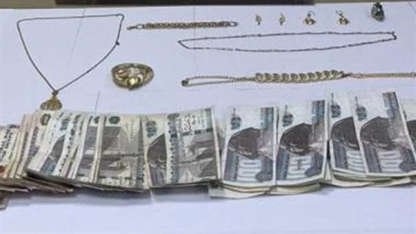 التحقيق مع المتهمين بسرقة صاحب محل ذهب في باب الشعرية التحقيق مع المتهمين بسرقة صاحب محل ذهب في باب الشعرية