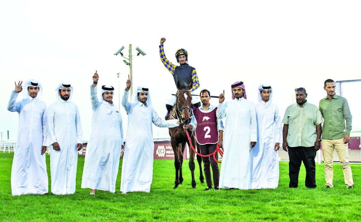 مضمار العقدة يشهد سباق الخيل على كأس الختام مضمار العقدة يشهد سباق الخيل على كأس الختام