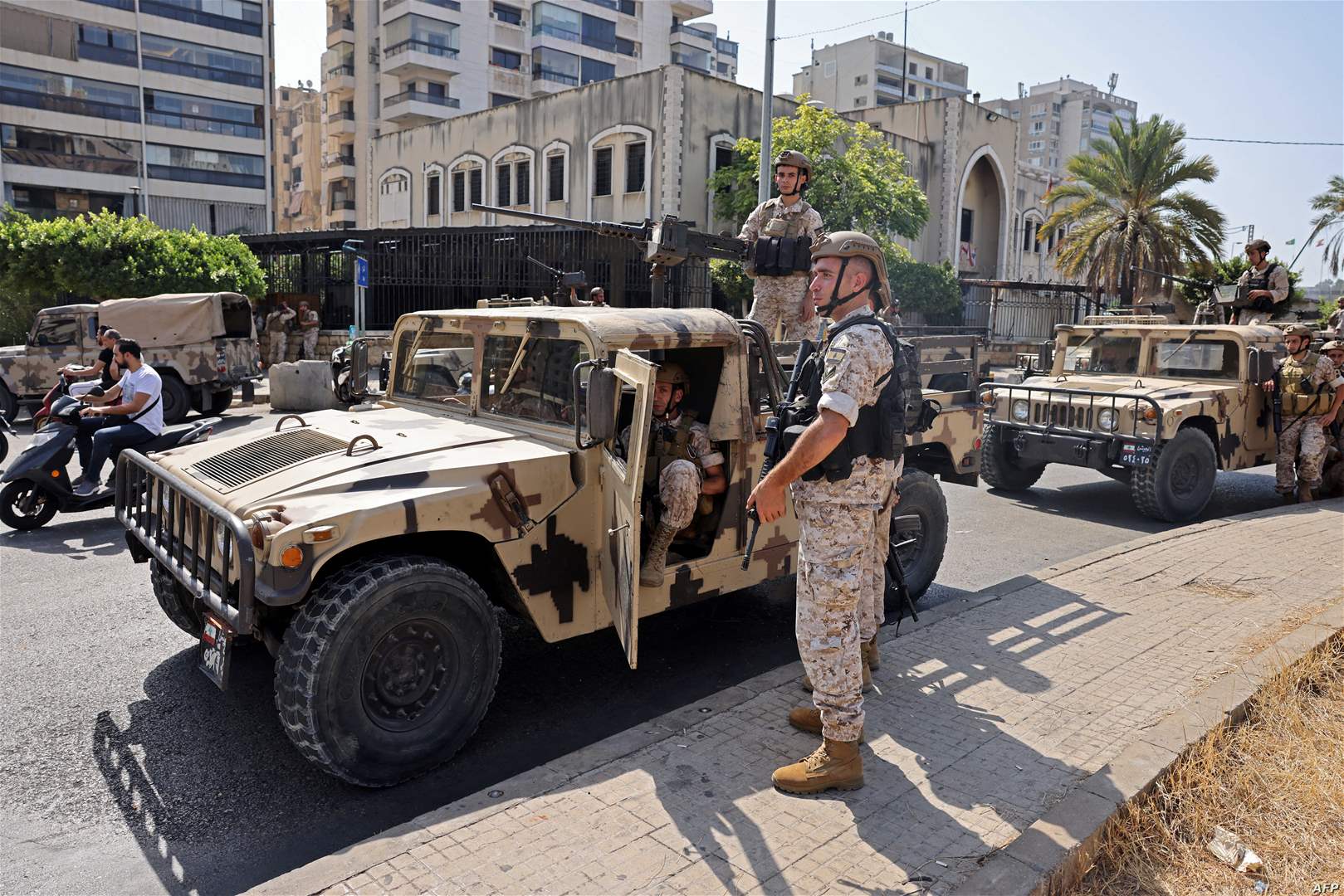 سحب السلاح بدأ.. والمخيمات الفلسطينية أولاً! (نداء الوطن) سحب السلاح بدأ.. والمخيمات الفلسطينية أولاً! (نداء الوطن)