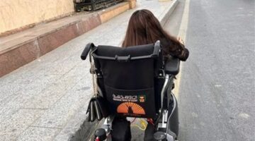 “مارينا تبحث عن رامب”.. فتاة أقصرية من ذوي الهمم تثير قضية غائبة على كورنيش المدينة السياحية