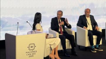 وزير الاتصالات: إطلاق استراتيجية مصرية متكاملة للذكاء الاصطناعي تستهدف بناء المهارات وتطوير التطبيقات المجتمعية