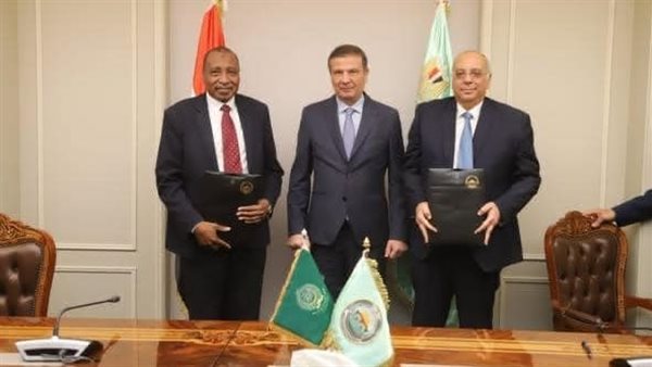 مشروعات تنموية متكاملة في سيناء.. «بحوث الصحراء» ينفذ برامج زراعية ومجتمعية لتحسين معيشة المواطنين مشروعات تنموية متكاملة في سيناء.. «بحوث الصحراء» ينفذ برامج زراعية ومجتمعية لتحسين معيشة المواطنين