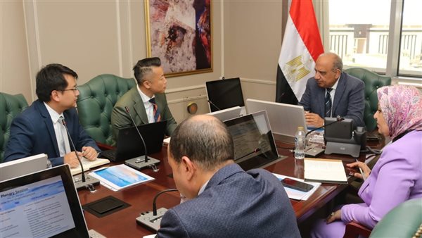 وزير الكهرباء يبحث مع مسئولي شركة “ستيت جريد” الصينية تعزيز التعاون وزير الكهرباء يبحث مع مسئولي شركة “ستيت جريد” الصينية تعزيز التعاون