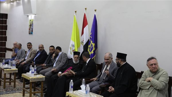 نائب محافظ أسوان يحضر حفل تأبين البابا فرانسيس بكنيسة الأقباط الكاثوليك نائب محافظ أسوان يحضر حفل تأبين البابا فرانسيس بكنيسة الأقباط الكاثوليك