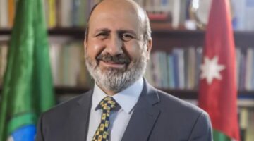 المراقب العام للإخوان المسلمين “العضايلة” يحذف وصفه التعريفي بعد حظر جماعته في الأردن