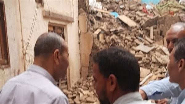 حفاظًا على الأرواح.. إزالة منزل مهدد بالانهيار في الفشن بتوجيهات المحافظ حفاظًا على الأرواح.. إزالة منزل مهدد بالانهيار في الفشن بتوجيهات المحافظ