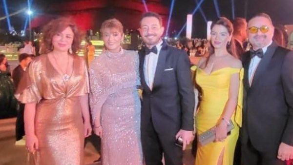 فرح جميل و ليلة رائعة..إلهام شاهين تهنئ أحمد زاهر بزفاف ابنته فرح جميل و ليلة رائعة..إلهام شاهين تهنئ أحمد زاهر بزفاف ابنته