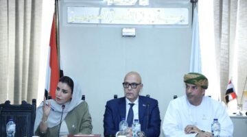 التعاون الخليجي بجمعية رجال الأعمال تعقد لقاءً موسعًا مع وفد غرفة تجارة عمان محافظة الشرقية