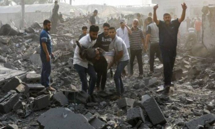 مصادر طبية: 52 شهيدا في غارات إسرائيلية على قطاع غزة مصادر طبية: 52 شهيدا في غارات إسرائيلية على قطاع غزة