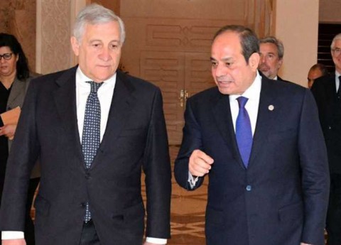 مصر تؤكد “السعي الحثيث” لوقف إطلاق النار في غزة ودعمها بمكافحة الهجرة غير النظامية مصر تؤكد “السعي الحثيث” لوقف إطلاق النار في غزة ودعمها بمكافحة الهجرة غير النظامية