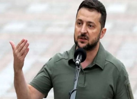 زيلينسكي يتهم روسيا باستخدام صاروخ “صنع في كوريا الشمالية” بعد الضربات على كييف.. وترامب ينتقد ويطالبه بـ”توقف” زيلينسكي يتهم روسيا باستخدام صاروخ “صنع في كوريا الشمالية” بعد الضربات على كييف.. وترامب ينتقد ويطالبه بـ”توقف”