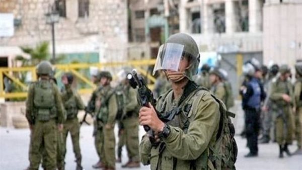 فلسطين.. قوات الاحتلال تواصل شن حملة اعتقالات واسعة في مدينة قلقيلية فلسطين.. قوات الاحتلال تواصل شن حملة اعتقالات واسعة في مدينة قلقيلية