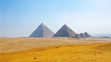 مستشار وزير السياحة الأسبق: منطقة الأهرامات ليست حقل تجارب.. ويوجد بها الأن نحو 6 أتوبيسات