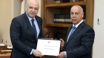 رئاسة الجمهورية: الرئيس عون تسلّم دعوة من الرئيس العراقي نقلها إليه وزير الثقافة والسياحة والآثار العراقي لحضور القمة العربية المقرر عقدها ببغداد في 17 أيار المقبل