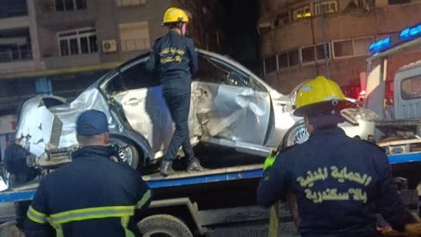 العربيات بقت صفيح.. إصابة 4 أشخاص في تصادم 3 سيارات ملاكي بكورنيش الإسكندرية العربيات بقت صفيح.. إصابة 4 أشخاص في تصادم 3 سيارات ملاكي بكورنيش الإسكندرية