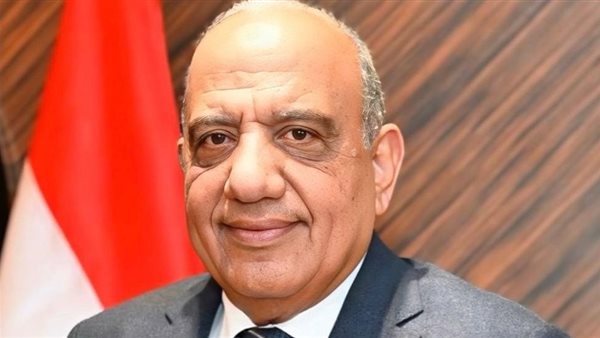 وزير الكهرباء يستعرض خطة تطوير شبكة الكهرباء في سيناء لدعم المشروعات التنموية وزير الكهرباء يستعرض خطة تطوير شبكة الكهرباء في سيناء لدعم المشروعات التنموية