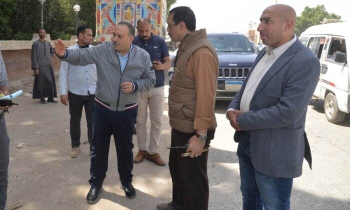 محافظ أسيوط يتفقد مدخل قرية منقباد ويوجه بتكثيف أعمال النظافة محافظ أسيوط يتفقد مدخل قرية منقباد ويوجه بتكثيف أعمال النظافة