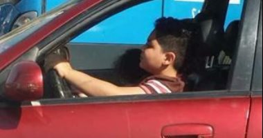 طفل يقود سيارة بالشرقية وتحرك فورى من الأمن طفل يقود سيارة بالشرقية وتحرك فورى من الأمن
