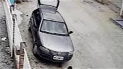 طفل يقود سيارة في العاشر من رمضان والداخلية تضبط المركبة ووالدته طفل يقود سيارة في العاشر من رمضان والداخلية تضبط المركبة ووالدته