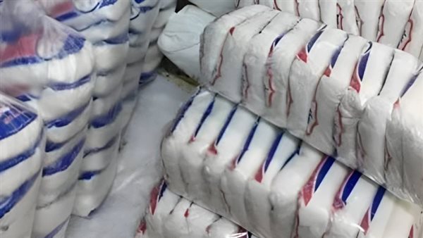التموين: طرح كميات كبيرة من السكر الحر بالمجمعات الاستهلاكية بسعر 30 جنيهًا التموين: طرح كميات كبيرة من السكر الحر بالمجمعات الاستهلاكية بسعر 30 جنيهًا