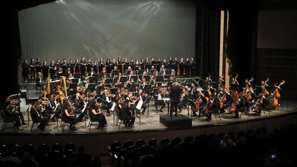 السيمفوني يلقى الضوء على روائع القرن العشرين بالأوبرا السيمفوني يلقى الضوء على روائع القرن العشرين بالأوبرا