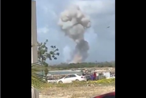 سوريا.. انفجار قوي في الميناء الأبيض باللاذقية (فيديو) سوريا.. انفجار قوي في الميناء الأبيض باللاذقية (فيديو)