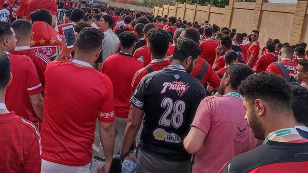 دوري أبطال أفريقيا.. جماهير الأهلي تزحف نحو استاد القاهرة دوري أبطال أفريقيا.. جماهير الأهلي تزحف نحو استاد القاهرة