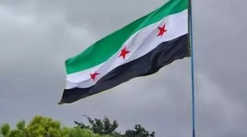 لحظة تاريخية.. سوريا ترفع علمها الجديد أمام الأمم المتحدة 