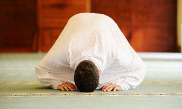 وفاة أحد المصلين طعنا داخل مسجد جنوبي فرنسا وفاة أحد المصلين طعنا داخل مسجد جنوبي فرنسا