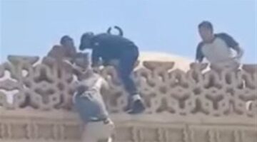 كان بيهدد.. تفاصيل محاولة شاب إلقاء نفسه من أعلى الجامع الأزهر