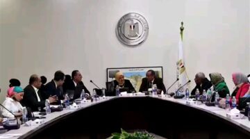 وزير التعليم العالي يوجه بالاستمرار في تطوير أداء المعاهد العليا