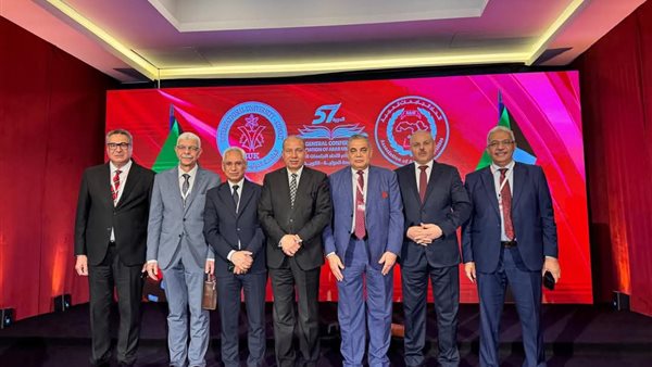 رئيس جامعة قناة السويس يشارك في المؤتمر الـ57 لاتحاد الجامعات العربية بالكويت رئيس جامعة قناة السويس يشارك في المؤتمر الـ57 لاتحاد الجامعات العربية بالكويت