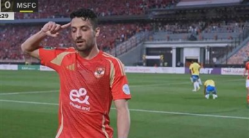 نصف نهائي دوري أبطال أفريقيا: طاهر محمد طاهر يسجل الخدف الأول للأهلي في مرمى صن داونز في الدقيقة 25
