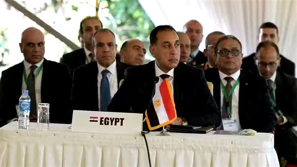 رئيس الوزراء يشارك بافتتاحية القمة غير العادية للدول المساهمة بقوات ببعثة الاتحاد الأفريقي رئيس الوزراء يشارك بافتتاحية القمة غير العادية للدول المساهمة بقوات ببعثة الاتحاد الأفريقي