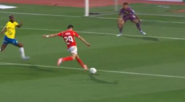 الشوط الأول .. الأهلي تقدم على صن داونز بصاروخية طاهر ويقترب من نهائى أبطال افريقيا