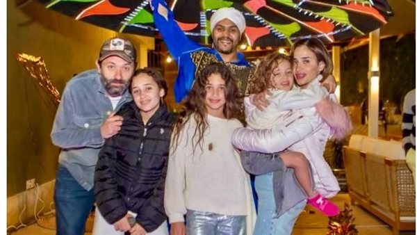 ابنة كريم محمود عبد العزيز ترد على شائعة انفصال الفنان عن والدتها ابنة كريم محمود عبد العزيز ترد على شائعة انفصال الفنان عن والدتها
