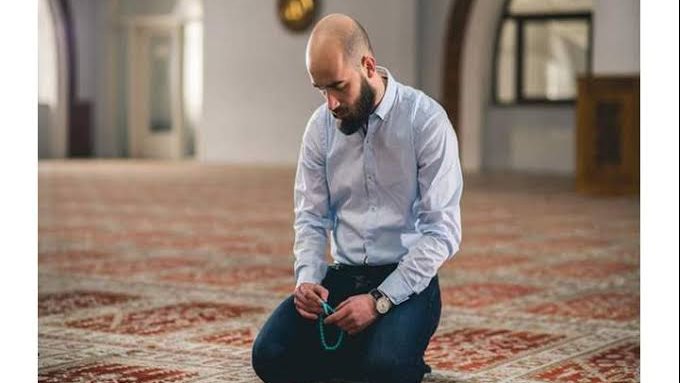 حكم تأخير الصلاة عن أول وقتها بسبب الانشغال بالعمل.. الإفتاء توضح حكم تأخير الصلاة عن أول وقتها بسبب الانشغال بالعمل.. الإفتاء توضح