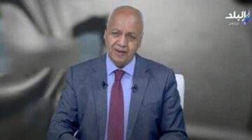 «مصطفى بكري»: الانتصار والتنمية على أرض سيناء إهداء لأرواح الشهداء