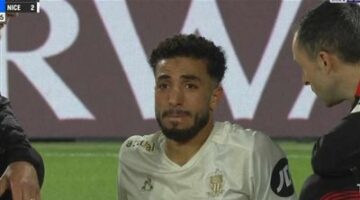محمد عبد المنعم يتعرض لإصابة قوية في الركبة ويغادر مباراة نيس وباريس سان جيرمان باكياً